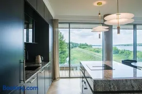 Stylish Waterfront Apartment - BOOK IT Warsaw - Image 3