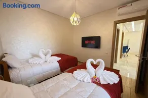 Calm Luxury Apt with Sunny Private Terrace - Image 2