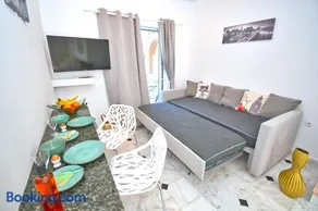 Doliva Studio Anthi private jacuzzi - Image 4