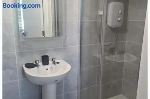 Rural County Sligo Studio Sleeps 2 with Parking - Image 4
