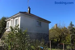 Montcuq, maison avec vue sur la Tour, classé 3*** - Image 1