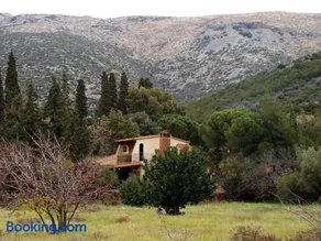 Cottage near the beach in Nimporio, Euboea - Image 1