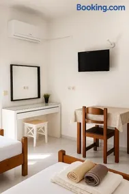 Merryland Studios & Apartments - Image 3