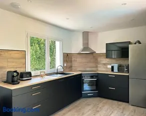 Logement avec piscine privée - Image 3