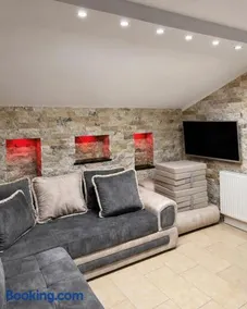 Dubai Apartment II - Image 2