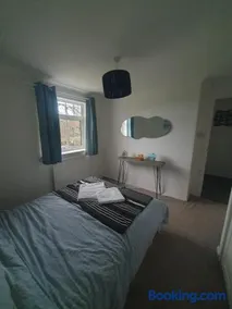 Double Room in Shared House - Image 4