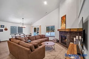 Elk Grove Getaway - Image 5