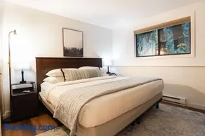 Mt Baker Den, Sleeps 4 - Image 1