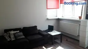 Apartment w zielonej części Warszawy - Image 1