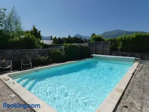 Grande maison avec terrasse et jardin | Vue montagne - Image 1