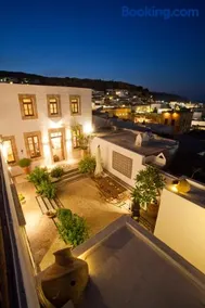 Villa Lindos - Image 1