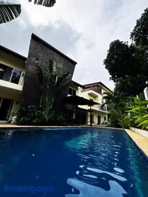 The Transient Villa Hotel and Suites - Image 1