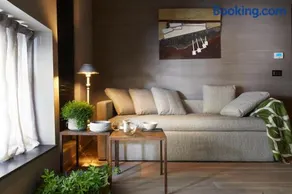 Luxury Design Apartment Downtown - FREE PARKING - Image 3