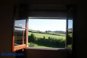Green and Blue Cottage - Green Room - Image 3