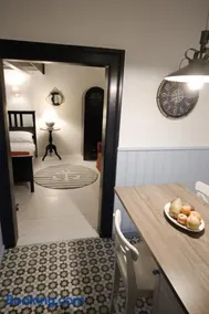 Ister Guesthouse - Image 1