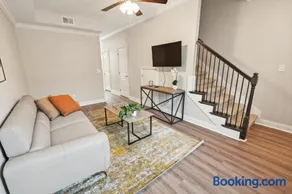 Biltmore Luxury 1513 #2 Townhomes l 2Bd 2 Bth - Image 2