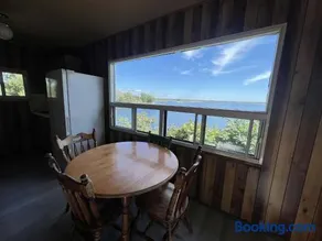 2-bedroom Waterfront Cottage in Georgian Bay - Rockwood #7 - Image 4