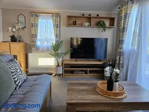 Modern Caravan - Park Dean-Camber Sands - sleeps 6- ENTERTAINMENT PASSES NOT INCLUDED - Image 1