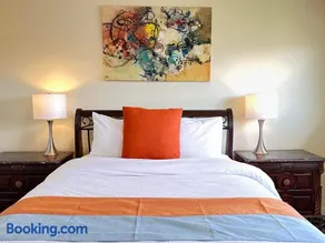 The Comfort Den-Cozy Entire Suite-Large Patio-Street View - Image 3