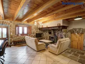 Gîte de Charme 6 Pers avec Jardin Clos à Montarcher - Image 2