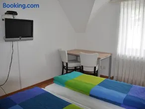 August Restaurant Hotel - Image 3