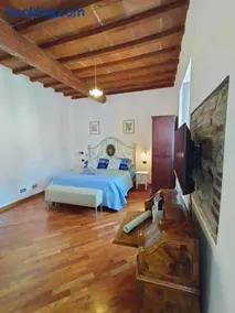 The best small Florence Flat - Image 2