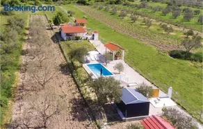 One-Bedroom Holiday Home In Danilo - Image 1