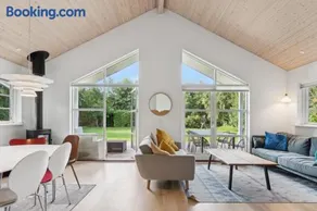 Holiday Home With Spa Near Beach And Nature - Image 3