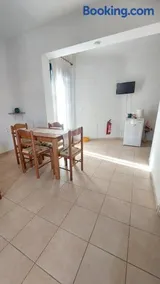 Giannos Apartments - Image 3