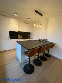 Luxury & cozy apartment - Image 2