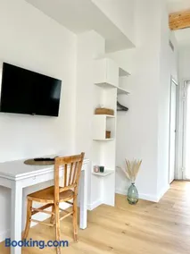 CHAMBRE d'Hôtes avec PISCINE & KITCHENETTE - Image 1