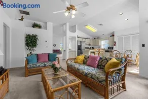 25% Off 3BR Family Friendly Pool Home - Image 2
