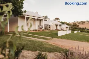 Wagga Wagga Country Cottages - Image 2