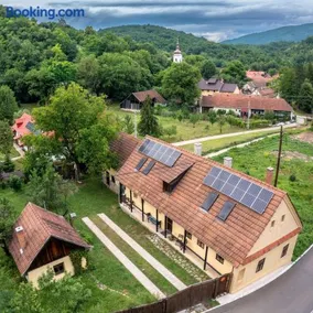 Zuzmó Guesthouse, Jósvafő, Aggtelek National Park - Stylish 150 year old farmhouse for 10 guests - Image 1
