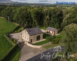 Dusty Clough Barn - Image 2