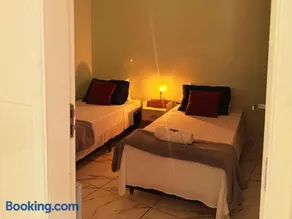 Golden Garden Hostel - Image 2