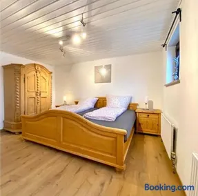 Casa vacacional ideal para familias con sauna, terraza y barbacoa | Vistas al jardín | Admite mascotas - Image 1