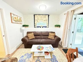 COZY-Inn - Image 1