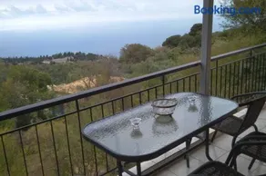 Traditional house with view - Image 2