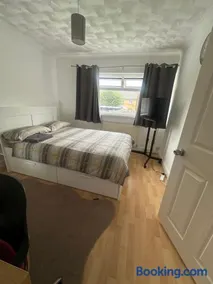 Double Room in a 3-bed house - Image 1