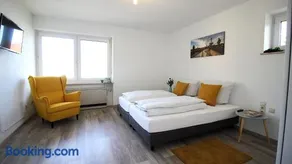 Geräumige Wohnung mit Balkon - Zentral - Kostenloses Parken - Image 1