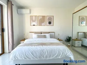Penthouse with Xlendi Views & Two large Terraces - Image 3