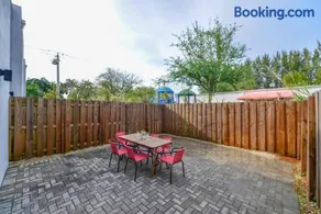 Amazing Townhouse 15 minutes from the Beach - Image 5