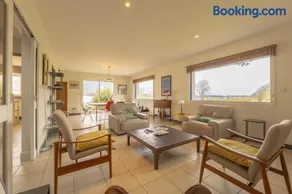Grande casa vacacional ideal para familias con jardín y terraza - Image 2