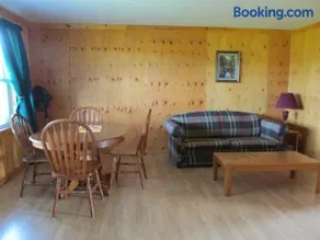 Riverside Chalets - Image 2