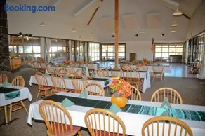 Bend-Sunriver Camping Resort Two-Bedroom Cabin 5 - Image 3
