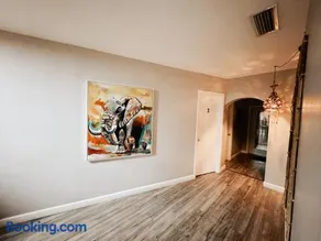 The blue Homestay near Miami Airport - Image 2