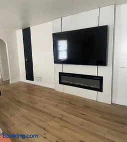 Modern 3-Bedroom Private Home - Image 1
