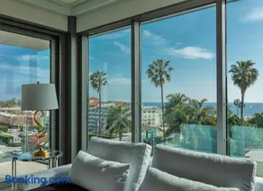 Two Bedroom Oceanfront Retreat with Panoramic View - Image 5