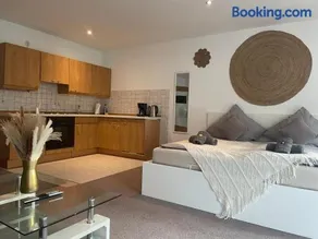 Kingsize Bett BOHO Apartment mit Tiefgarage nähe Salzburg - Image 2